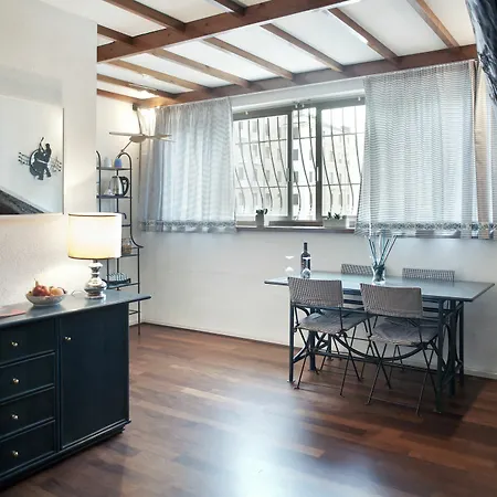 Loft In Centre Of 아파트 *